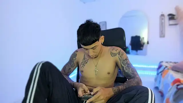 Snapshot of slim_master12 chatting on 11.15.25 slim master12 online show from 11.15.25