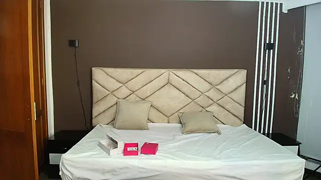 Raquel jones online show from 09.26.25