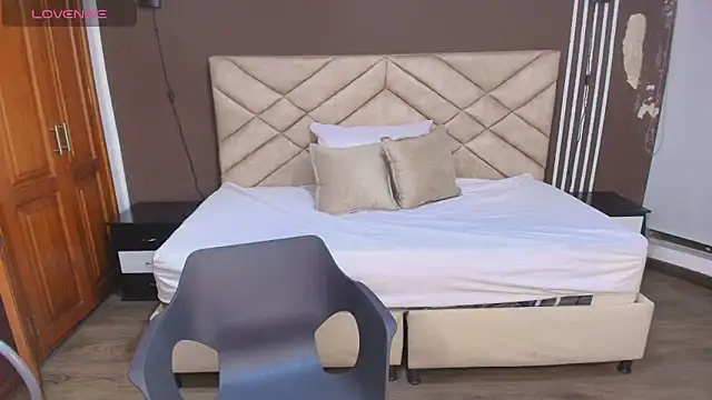 Raquel jones online show from 12.14.25