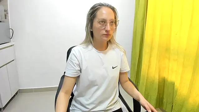 Snapshot of Adele_johnsonn1 chatting on 12.05.24 Adele johnsonn1 online show from 12.05.24