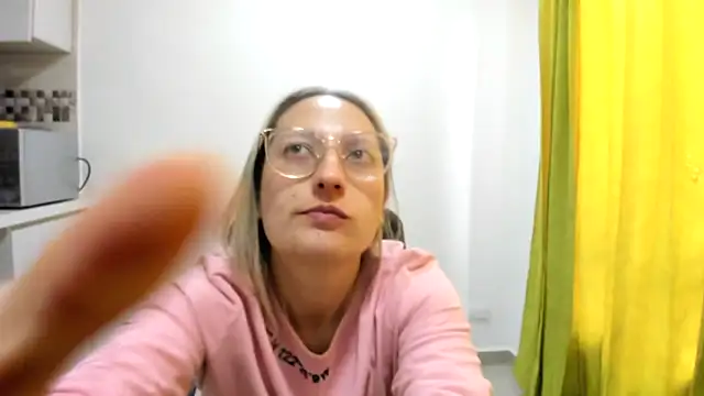 Snapshot of Adele_johnsonn1 chatting on 12.17.24 Adele johnsonn1 online show from 12.17.24