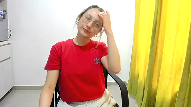 Snapshot of Adele_johnsonn1 chatting on 12.27.24 Adele johnsonn1 online show from 12.27.24