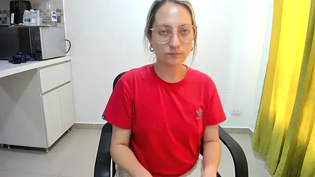 Snapshot of Adele_johnsonn1 chatting on 12.27.24 Adele johnsonn1 online show from 12.27.24