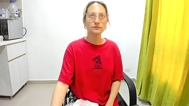 Snapshot of Adele_johnsonn1 chatting on 12.31.24 Adele johnsonn1 online show from 12.31.24