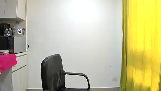 Snapshot of Adele_johnsonn1 chatting on 01.16.25 Adele johnsonn1 online show from 01.16.25