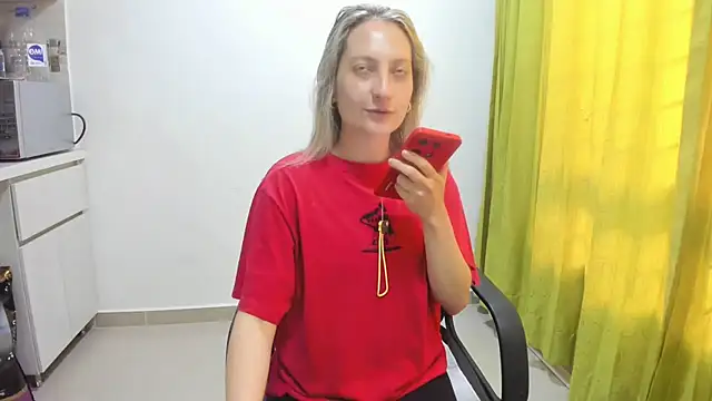 Snapshot of Adele_johnsonn1 chatting on 01.20.25 Adele johnsonn1 online show from 01.20.25