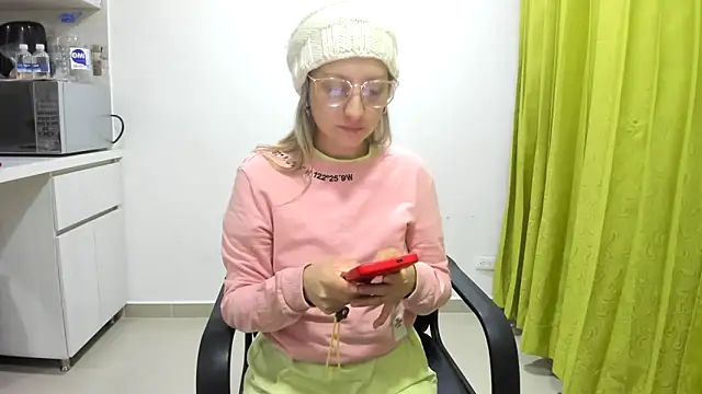 Snapshot of Adele_johnsonn1 chatting on 01.29.25 Adele johnsonn1 online show from 01.29.25