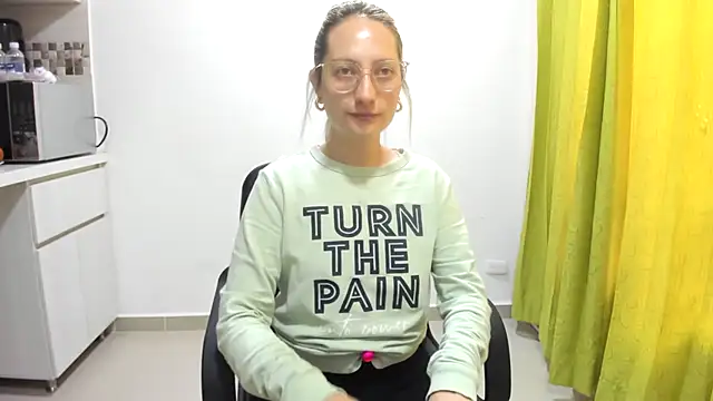 Snapshot of Adele_johnsonn1 chatting on 02.05.25 Adele johnsonn1 online show from 02.05.25