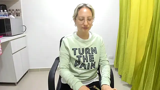 Snapshot of Adele_johnsonn1 chatting on 02.06.25 Adele johnsonn1 online show from 02.06.25