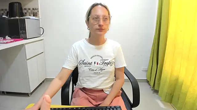 Snapshot of Adele_johnsonn1 chatting on 02.17.25 Adele johnsonn1 online show from 02.17.25