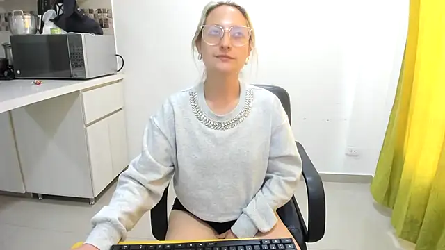 Snapshot of Adele_johnsonn1 chatting on 03.13.25 Adele johnsonn1 online show from 03.13.25
