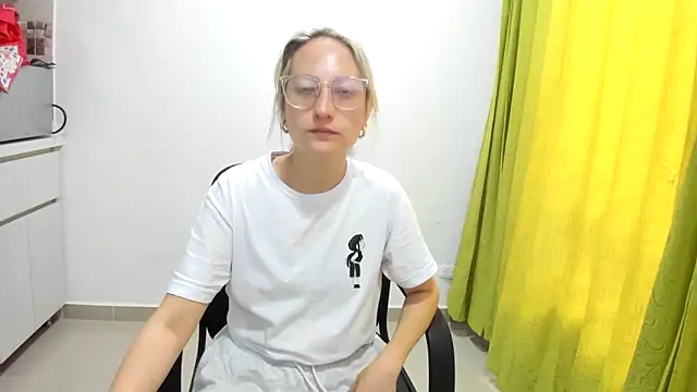 Snapshot of Adele_johnsonn1 chatting on 03.19.25 Adele johnsonn1 online show from 03.19.25