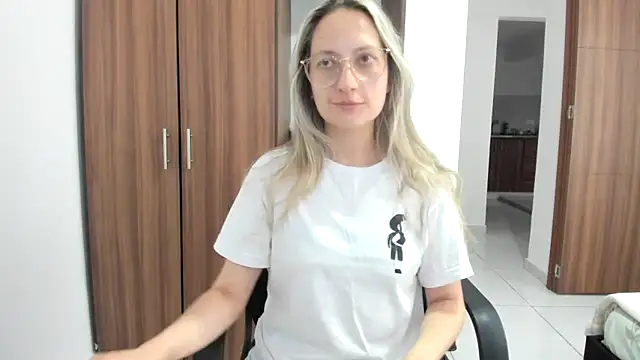 Snapshot of Adele_johnsonn1 chatting on 09.11.25 Adele johnsonn1 online show from 09.11.25