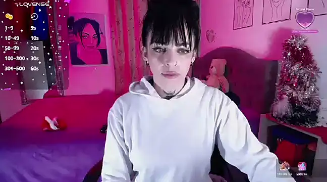 Snapshot of violett_honney chatting on 12.23.24 violett honney online show from 12.23.24
