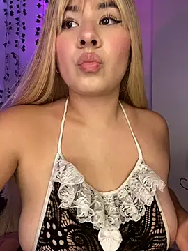 Snapshot of Grecia_21 chatting on 12.18.24 Grecia 21 online show from 12.18.24