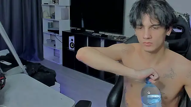 Snapshot of MarkBrowniii chatting on 09.28.25 MarkBrowniii online show from 09.28.25