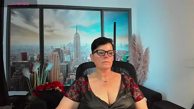 ninarandmann online show from 10.14.25