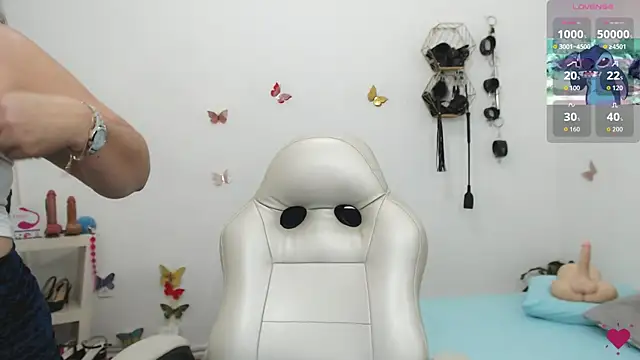 mom hot   online show from 02.26.26