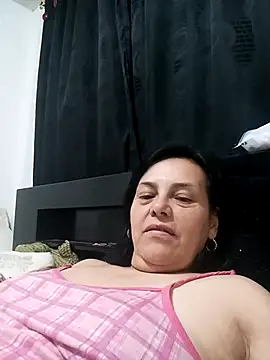 Snapshot of Natasha_milf__ chatting on 03.02.25 Natasha milf   online show from 03.02.25