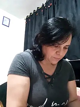 Snapshot of Natasha_milf__ chatting on 03.05.25 Natasha milf   online show from 03.05.25