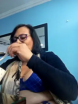 Snapshot of Natasha_milf__ chatting on 03.15.25 Natasha milf   online show from 03.15.25