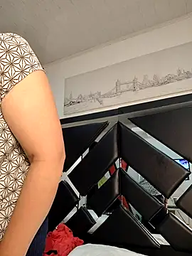 Snapshot of Natasha_milf__ chatting on 10.10.25 Natasha milf   online show from 10.10.25