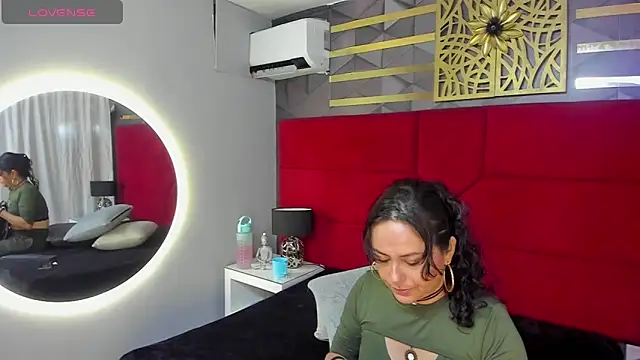 hanny milf online show from 01.11.25