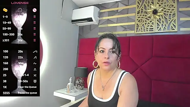 hanny milf online show from 02.19.25