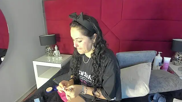 hanny milf online show from 03.11.25