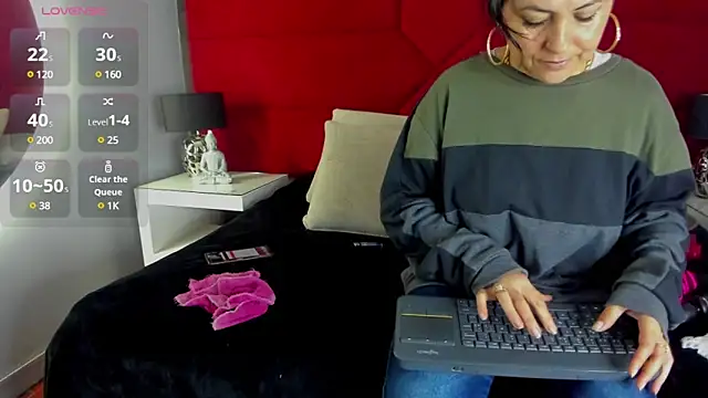 hanny milf online show from 03.13.25