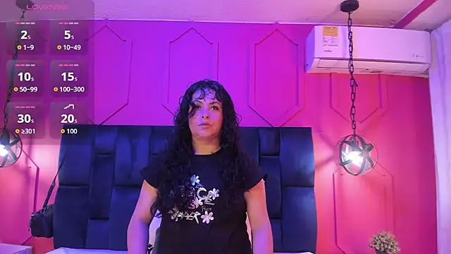 Snapshot of hanny_milf chatting on 06.07.26 hanny milf online show from 06.07.26