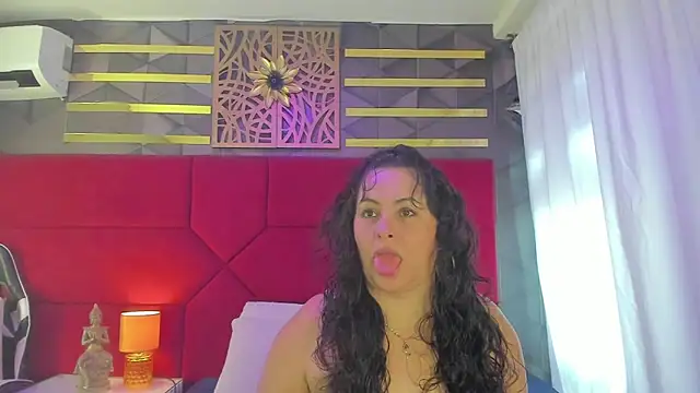 Snapshot of hanny_milf chatting on 06.26.26 hanny milf online show from 06.26.26