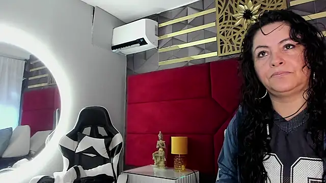 Snapshot of hanny_milf chatting on 06.30.26 hanny milf online show from 06.30.26