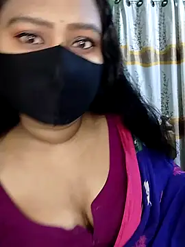 Snapshot of Idhika_Paul chatting on 02.04.25 Idhika Paul online show from 02.04.25