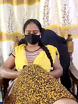 Snapshot of Idhika_Paul chatting on 02.08.25 Idhika Paul online show from 02.08.25