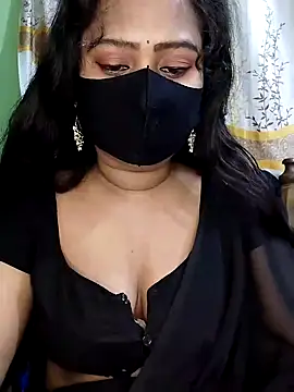 Snapshot of Idhika_Paul chatting on 02.08.25 Idhika Paul online show from 02.08.25