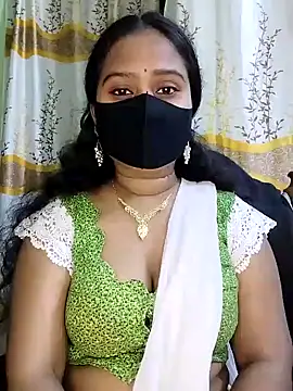 Snapshot of Idhika_Paul chatting on 02.11.25 Idhika Paul online show from 02.11.25