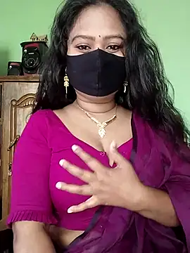 Snapshot of Idhika_Paul chatting on 03.09.25 Idhika Paul online show from 03.09.25