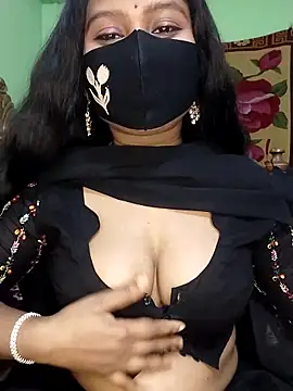 Snapshot of Idhika_Paul chatting on 03.09.25 Idhika Paul online show from 03.09.25