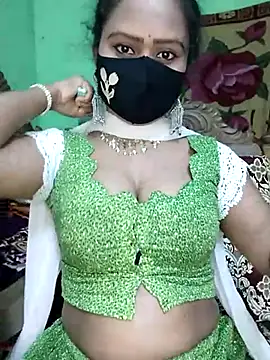 Snapshot of Idhika_Paul chatting on 03.10.25 Idhika Paul online show from 03.10.25