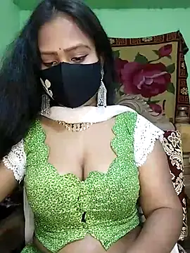 Snapshot of Idhika_Paul chatting on 03.10.25 Idhika Paul online show from 03.10.25