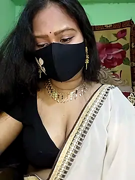 Snapshot of Idhika_Paul chatting on 03.11.25 Idhika Paul online show from 03.11.25