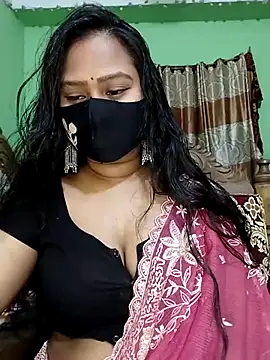 Snapshot of Idhika_Paul chatting on 03.18.25 Idhika Paul online show from 03.18.25