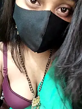 Snapshot of Idhika_Paul chatting on 09.28.25 Idhika Paul online show from 09.28.25