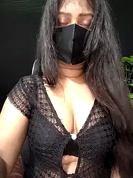 Snapshot of Idhika_Paul chatting on 09.30.25 Idhika Paul online show from 09.30.25