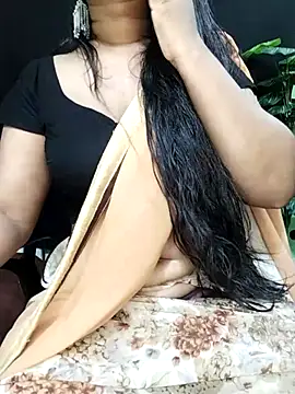 Snapshot of Idhika_Paul chatting on 10.01.25 Idhika Paul online show from 10.01.25