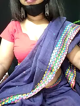 Snapshot of Idhika_Paul chatting on 10.04.25 Idhika Paul online show from 10.04.25