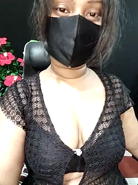 Snapshot of Idhika_Paul chatting on 10.18.25 Idhika Paul online show from 10.18.25