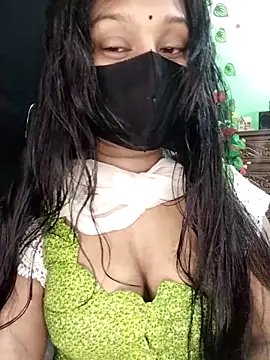 Snapshot of Idhika_Paul chatting on 10.31.25 Idhika Paul online show from 10.31.25