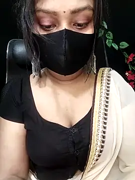 Snapshot of Idhika_Paul chatting on 11.01.25 Idhika Paul online show from 11.01.25